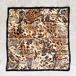 🐆 Vintage OSCAR DE LA RENTA Silk Scarf